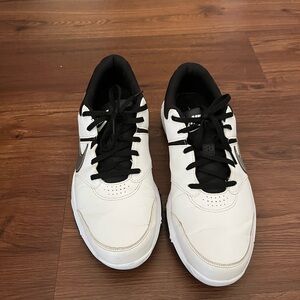 Men's Nike White and Black Golf Shoes With Spikes